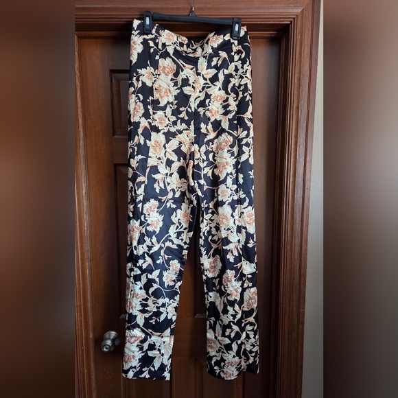 NWT VENUS Black Floral Women's Pants, Plus Size 22, Dress Pants For Women - Picture 6 of 7